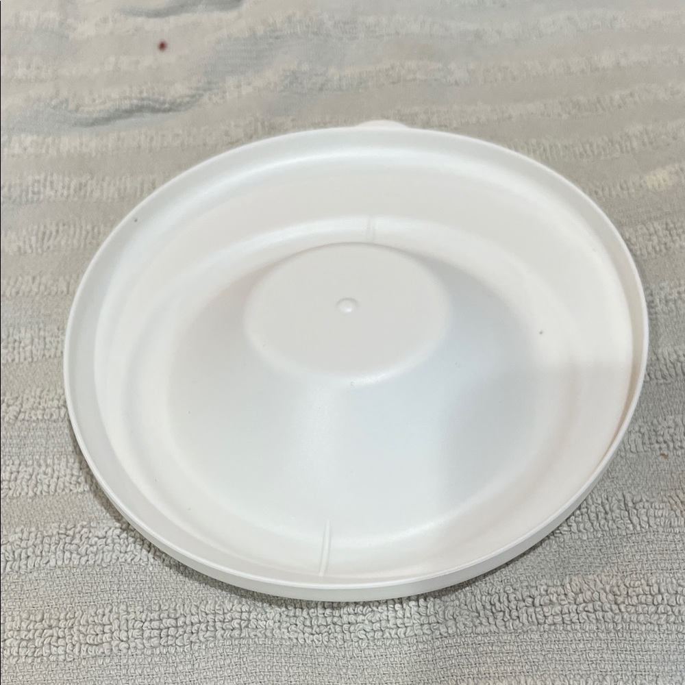 White Plastic Lid - Round Replacement